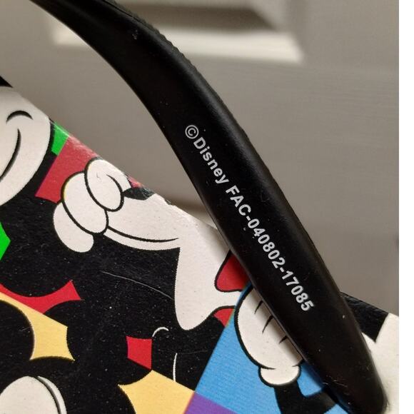 Disney Parks Womens Size Large (9-10) Color Block Mickey Mouse Flip-Flop Sandals - Picture 8 of 8